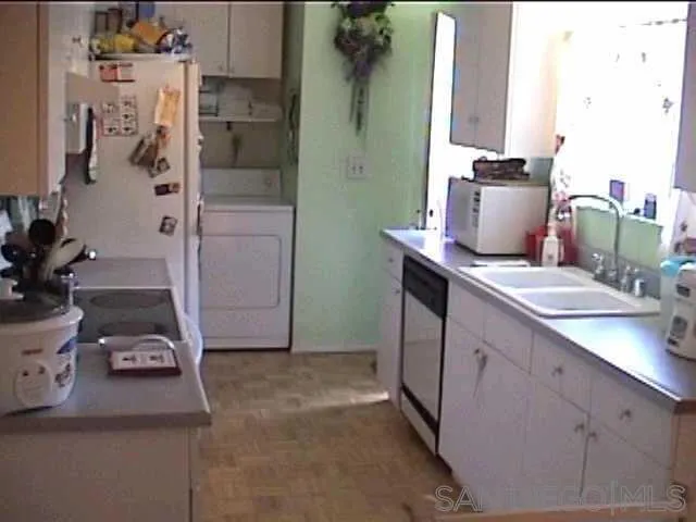 10328 Great Rock Santee, CA 92071