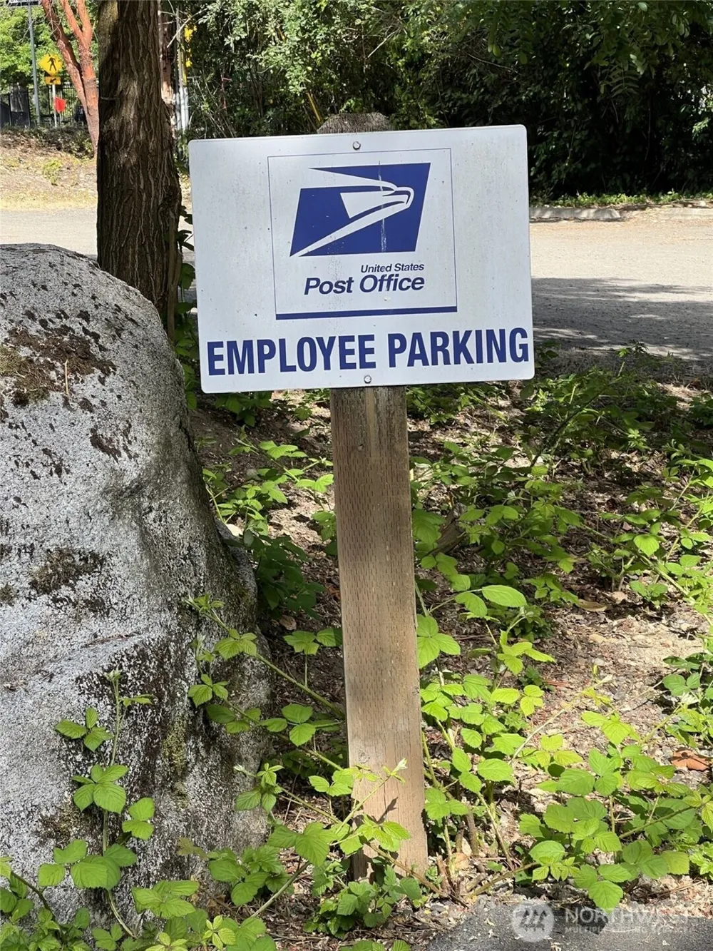 240 Shannon Drive SE Bainbridge Island, WA 98110