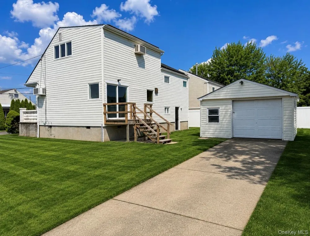 49 Noble Street North Babylon, NY 11703