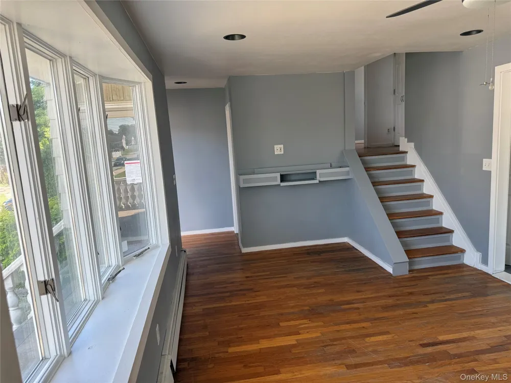 49 Noble Street North Babylon, NY 11703