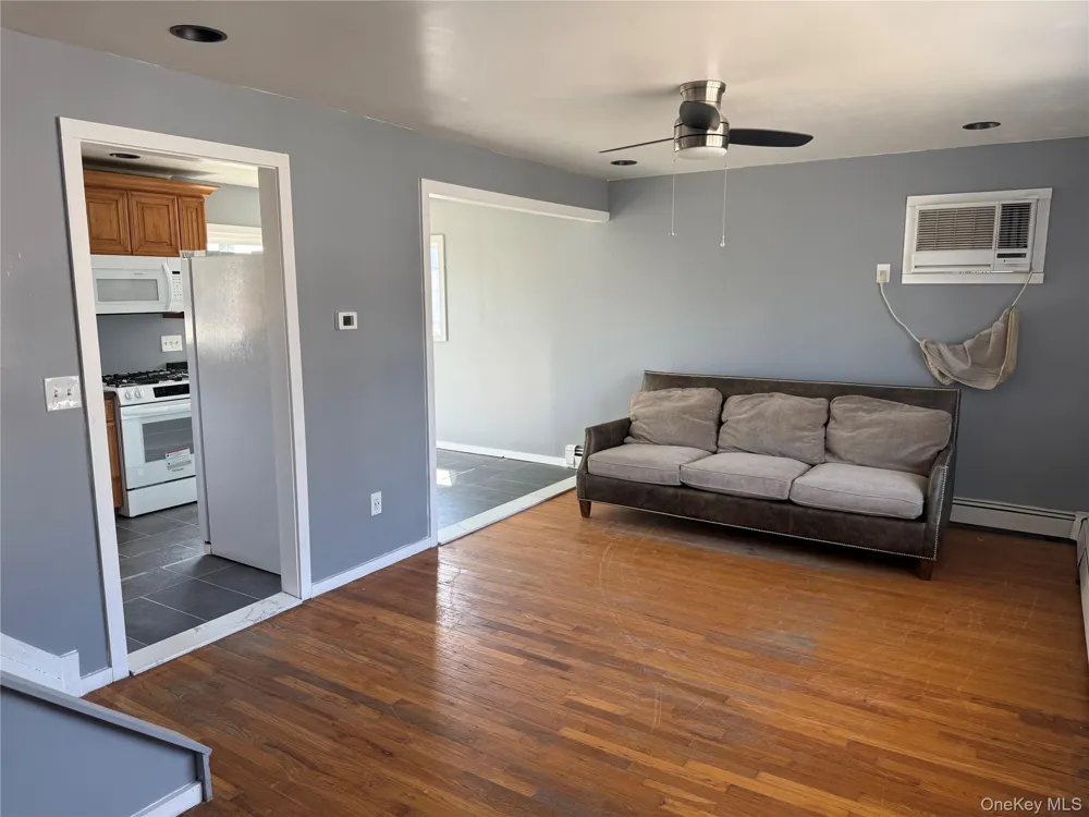 49 Noble Street North Babylon, NY 11703