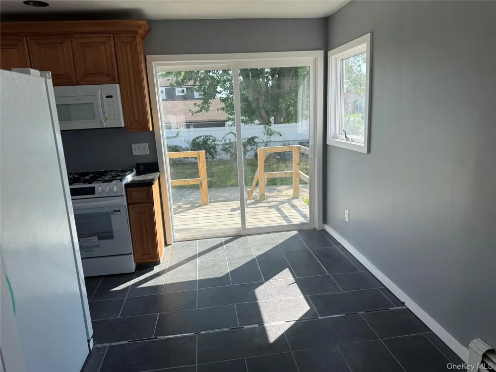 49 Noble Street North Babylon, NY 11703