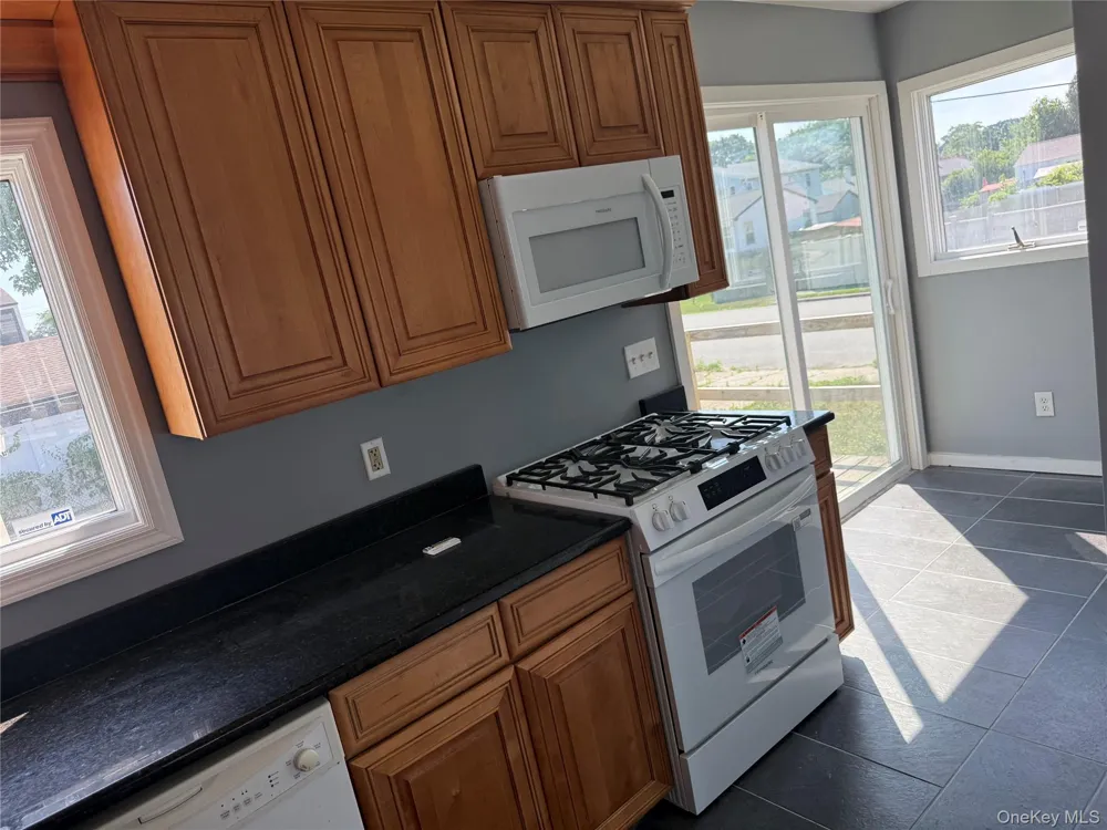 49 Noble Street North Babylon, NY 11703