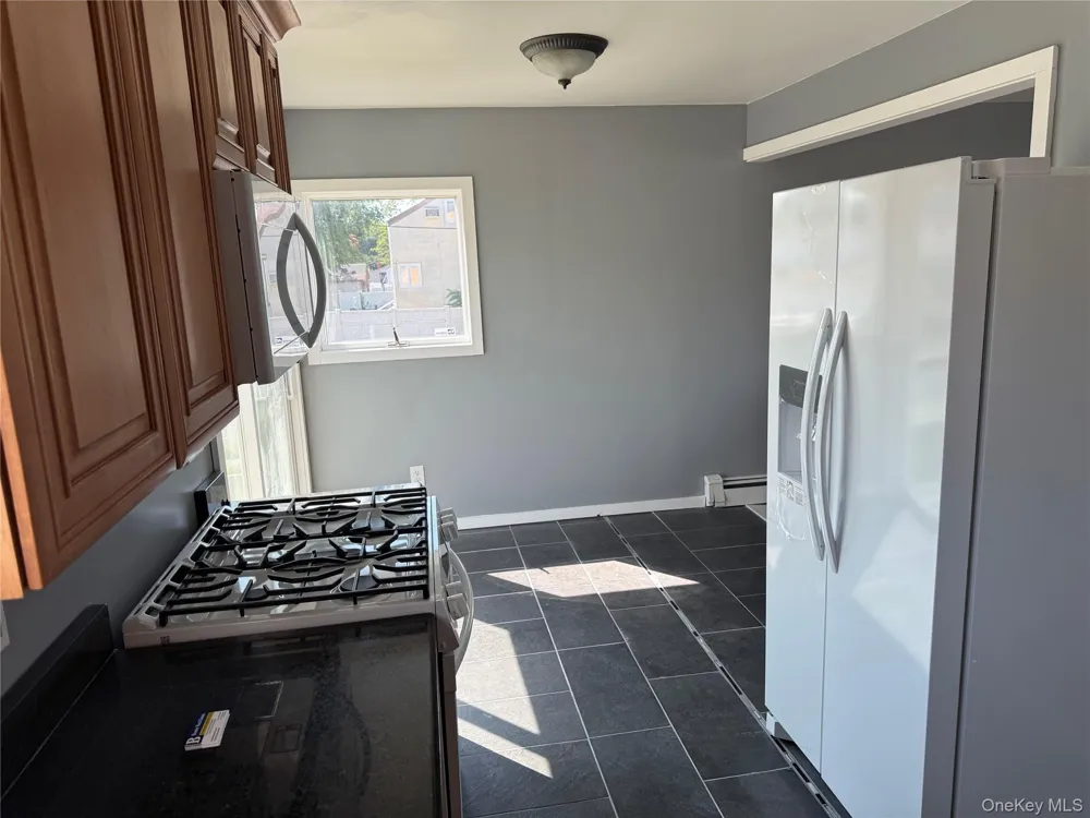 49 Noble Street North Babylon, NY 11703