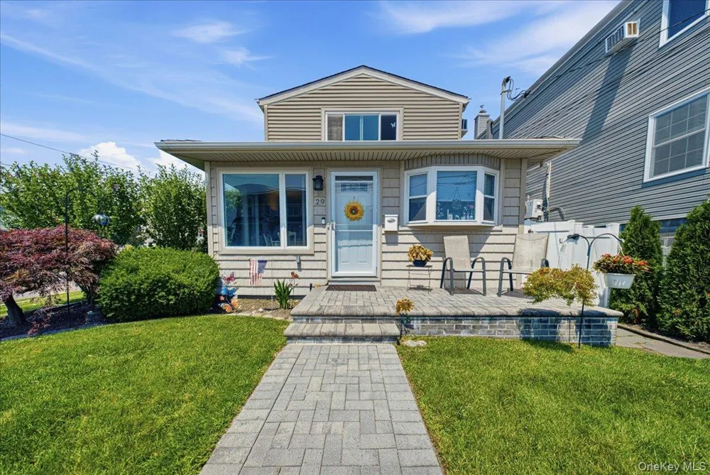 29 Milton Road Babylon, NY 11702
