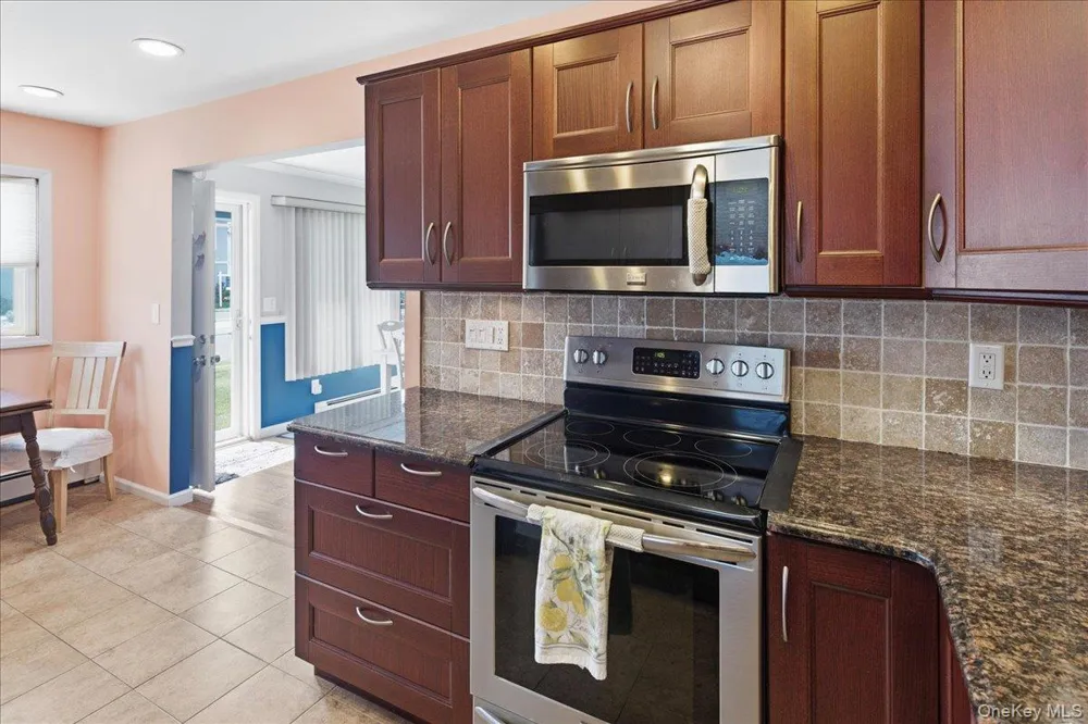 29 Milton Road Babylon, NY 11702