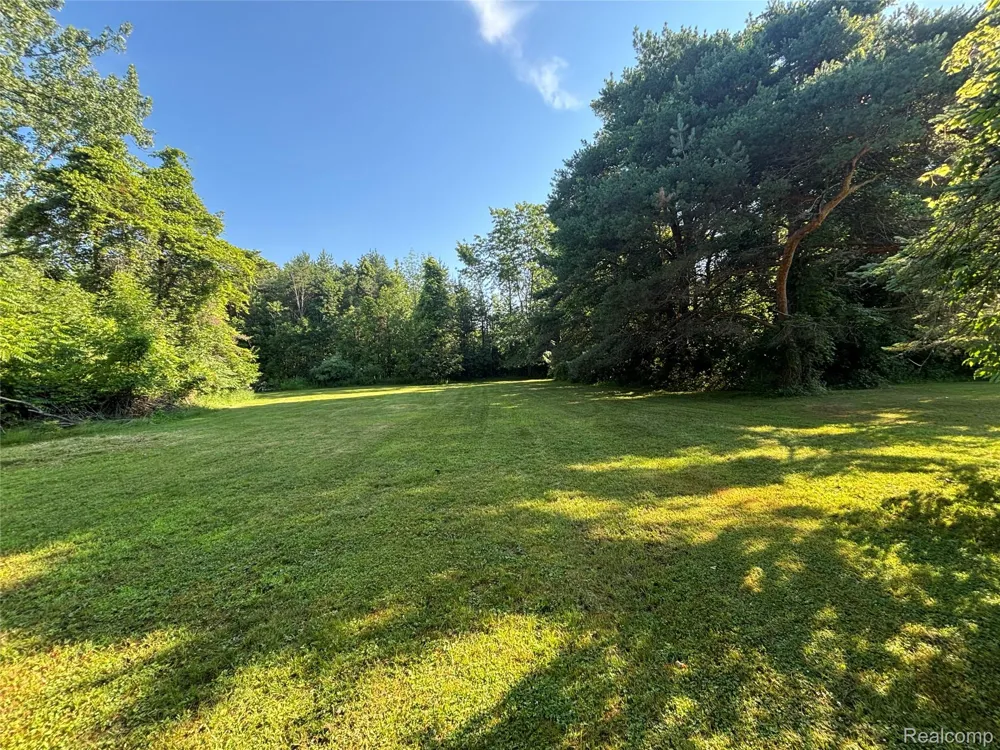 709 E Michigan Avenue E Au Gres City, MI 48703