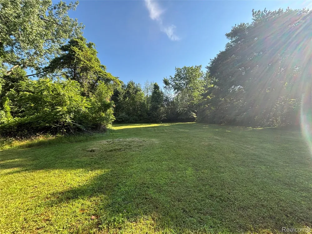 709 E Michigan Avenue E Au Gres City, MI 48703