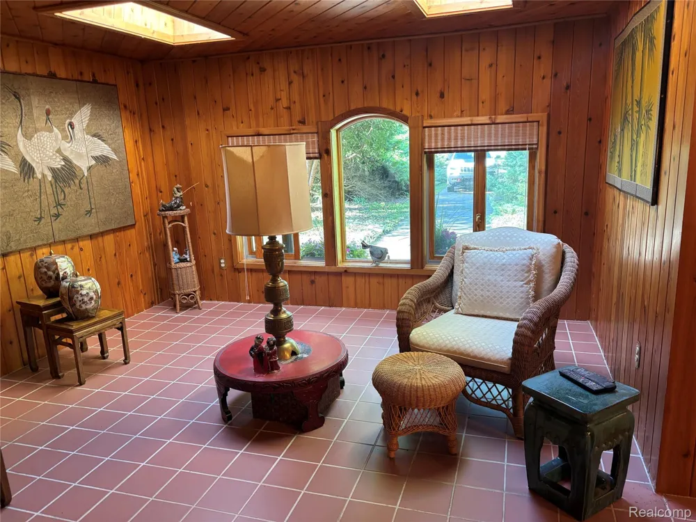709 E Michigan Avenue E Au Gres City, MI 48703