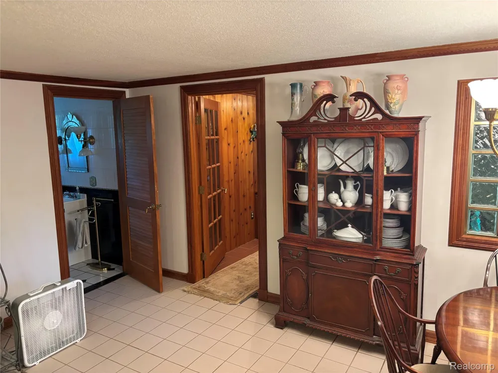 709 E Michigan Avenue E Au Gres City, MI 48703