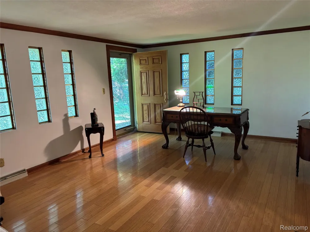 709 E Michigan Avenue E Au Gres City, MI 48703