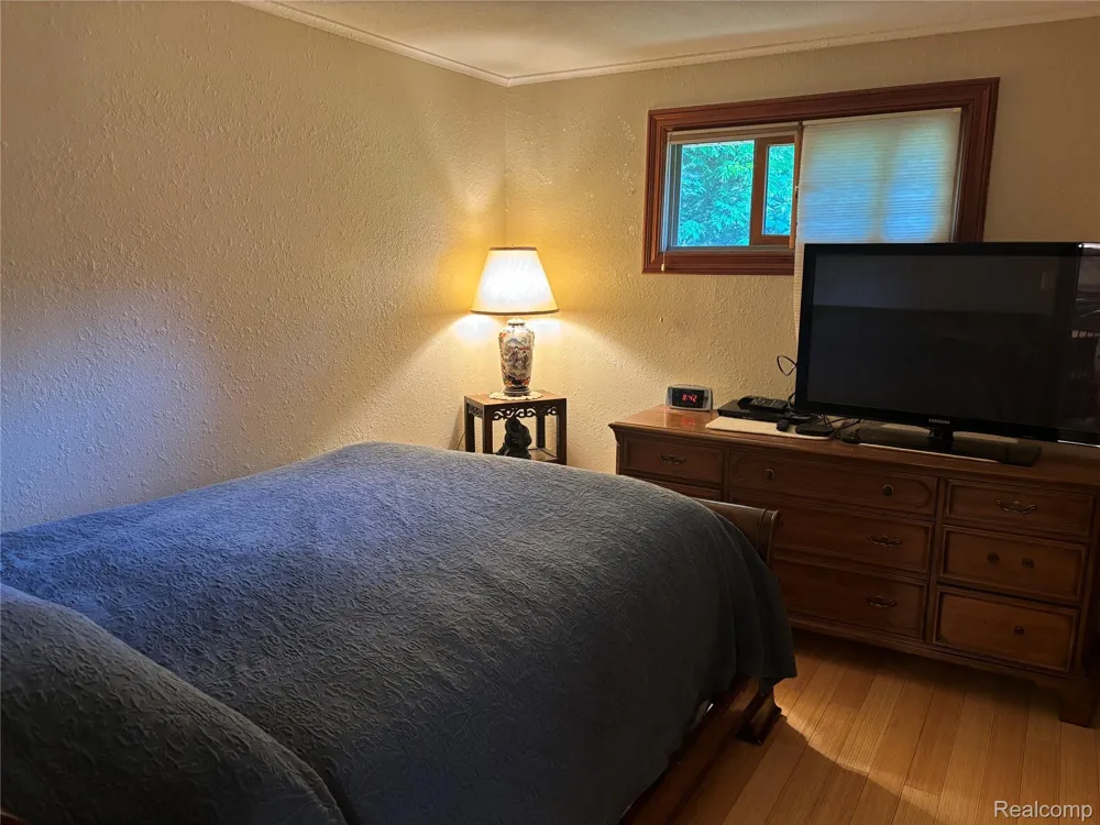 709 E Michigan Avenue E Au Gres City, MI 48703