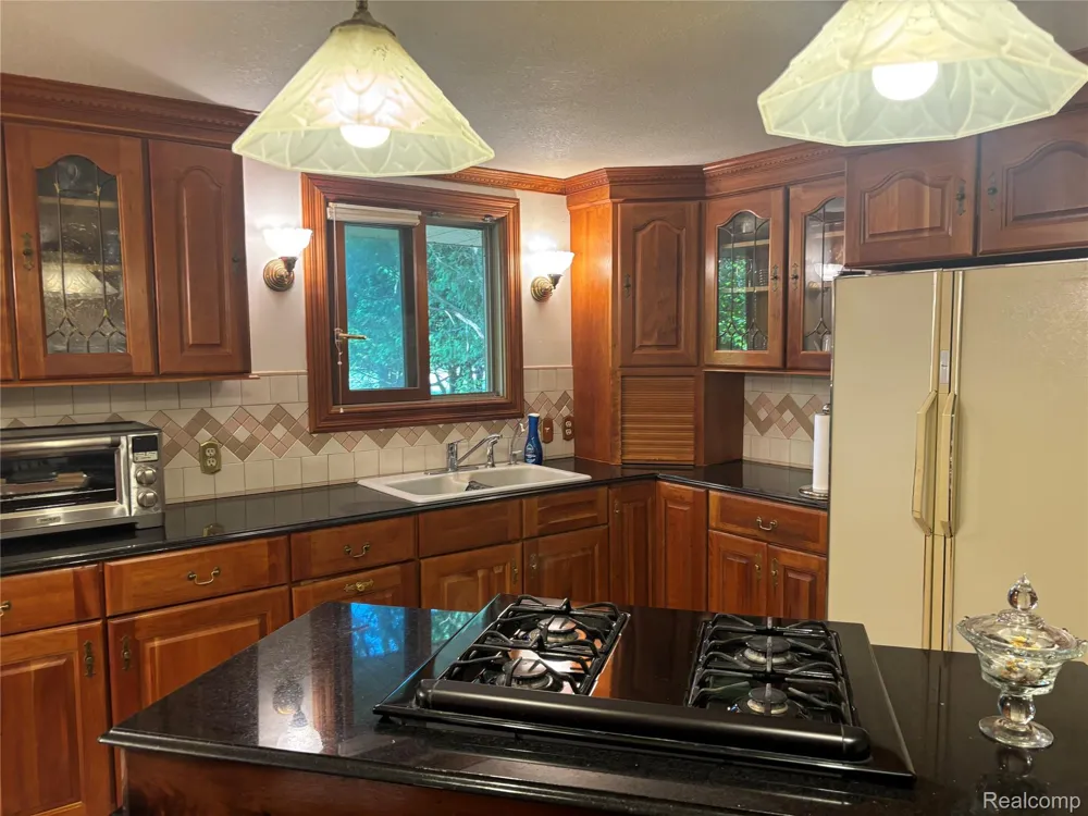 709 E Michigan Avenue E Au Gres City, MI 48703