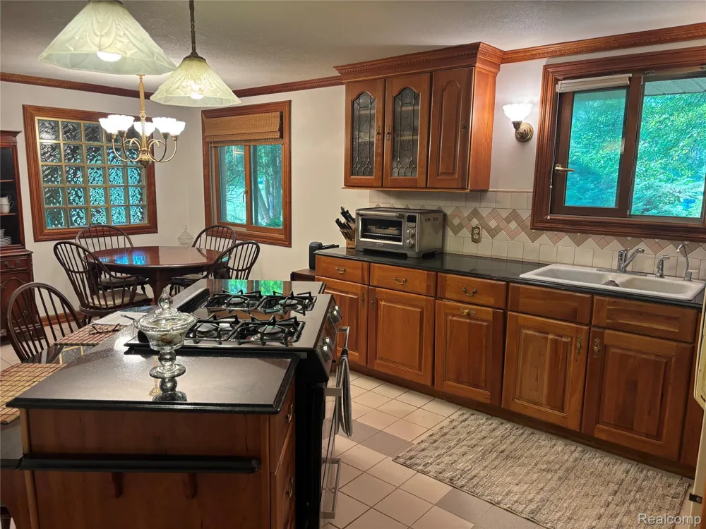 709 E Michigan Avenue E Au Gres City, MI 48703