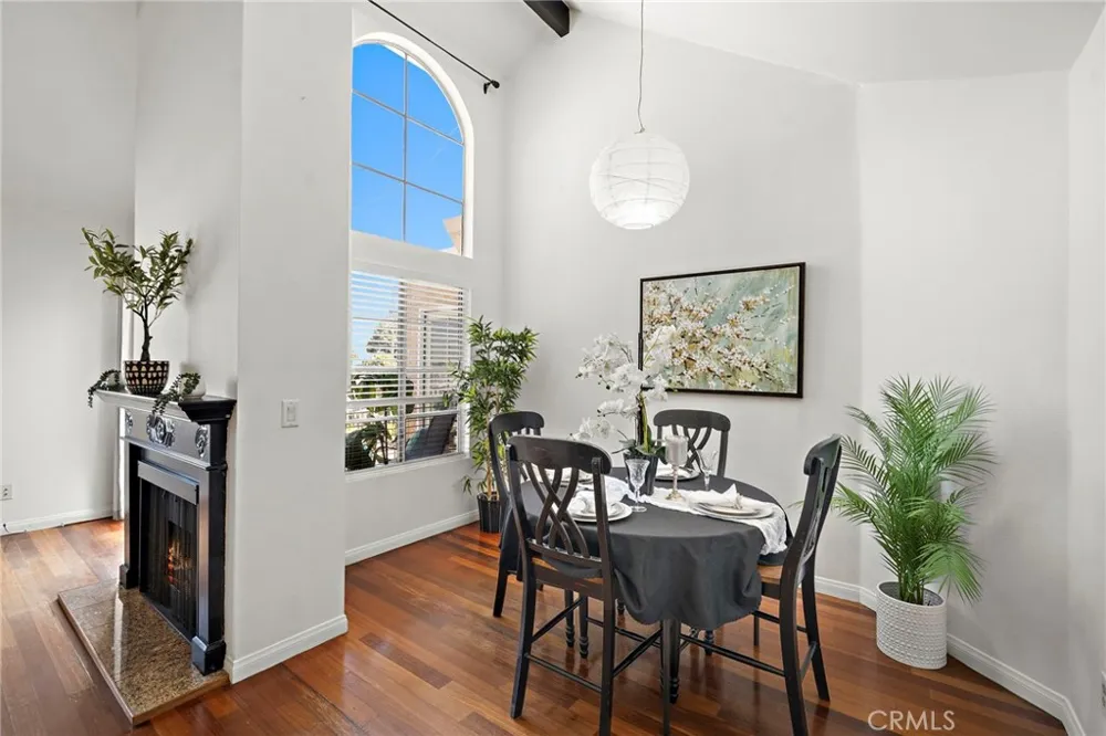 1100 Newport Avenue #404 Long Beach, CA 90804