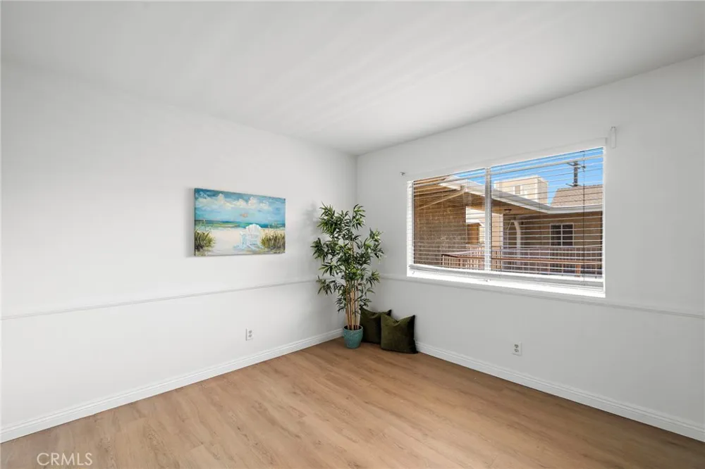 1100 Newport Avenue #404 Long Beach, CA 90804