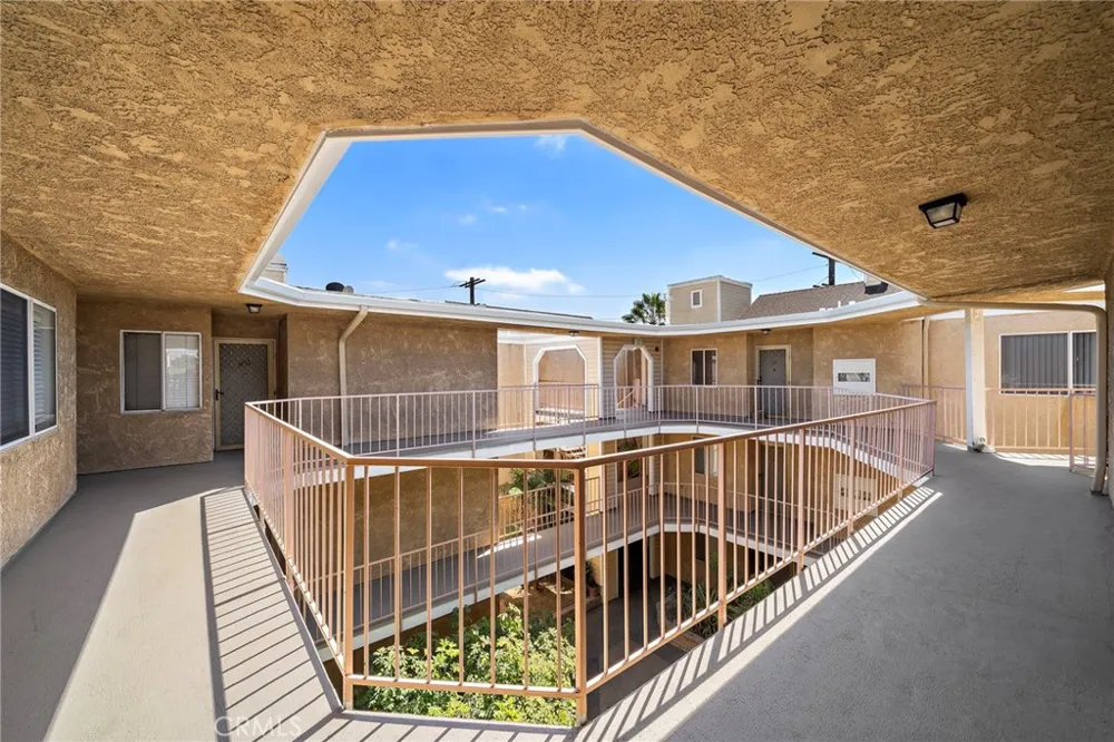 1100 Newport Avenue #404 Long Beach, CA 90804