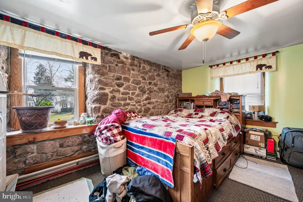 1286 OLD SCHUYLKILL ROAD Spring City, PA 19475