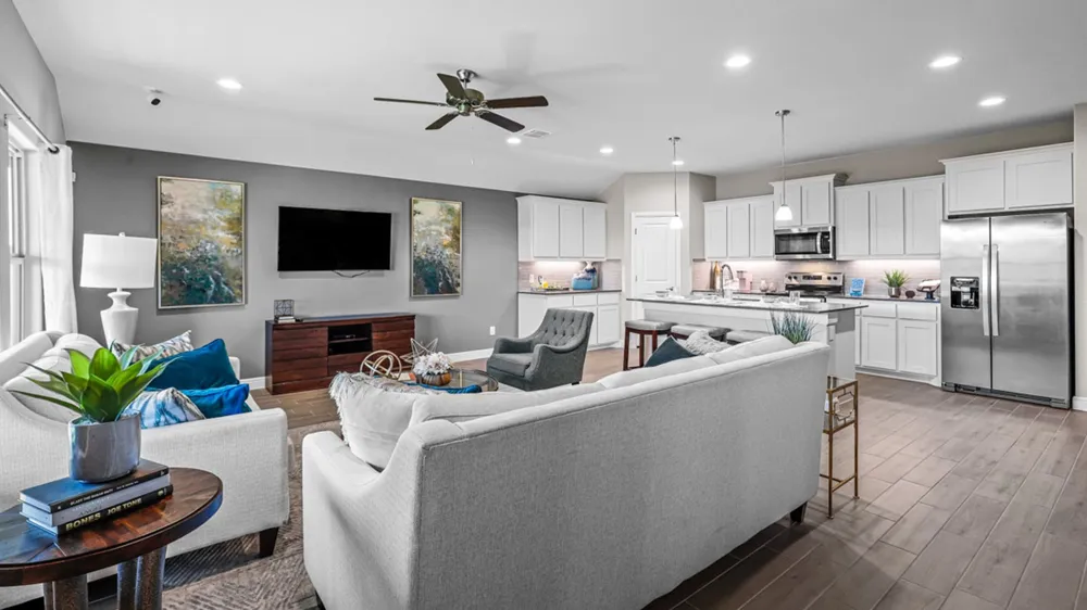 1453 CANTERBURY TRAIL DeSoto, TX 75115