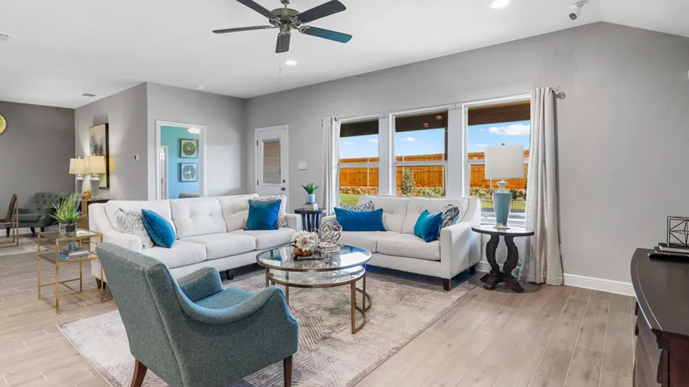 1453 CANTERBURY TRAIL DeSoto, TX 75115