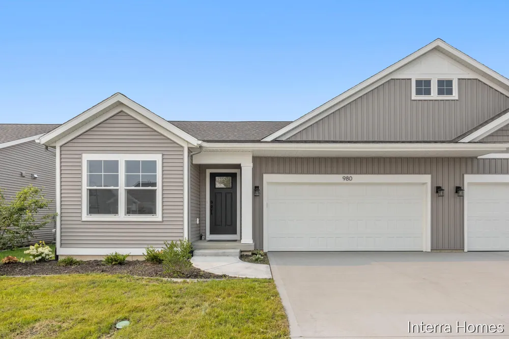 980 Scioto Drive NW #4 Comstock Park, MI 49321