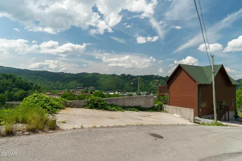 744 Widows Knob Road
