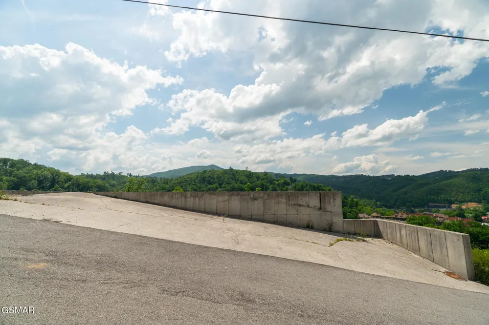 748 Widows Knob Road Gatlinburg, TN 37738