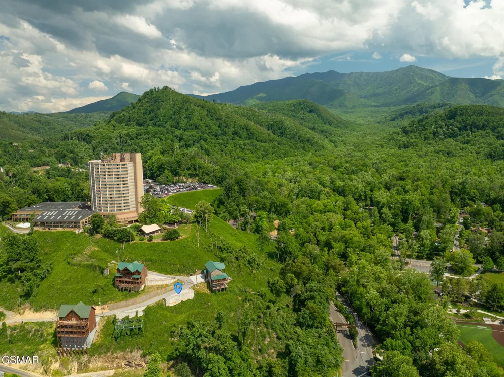 748 Widows Knob Road Gatlinburg, TN 37738