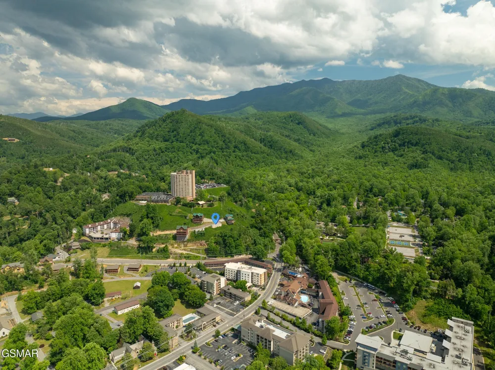 748 Widows Knob Road Gatlinburg, TN 37738