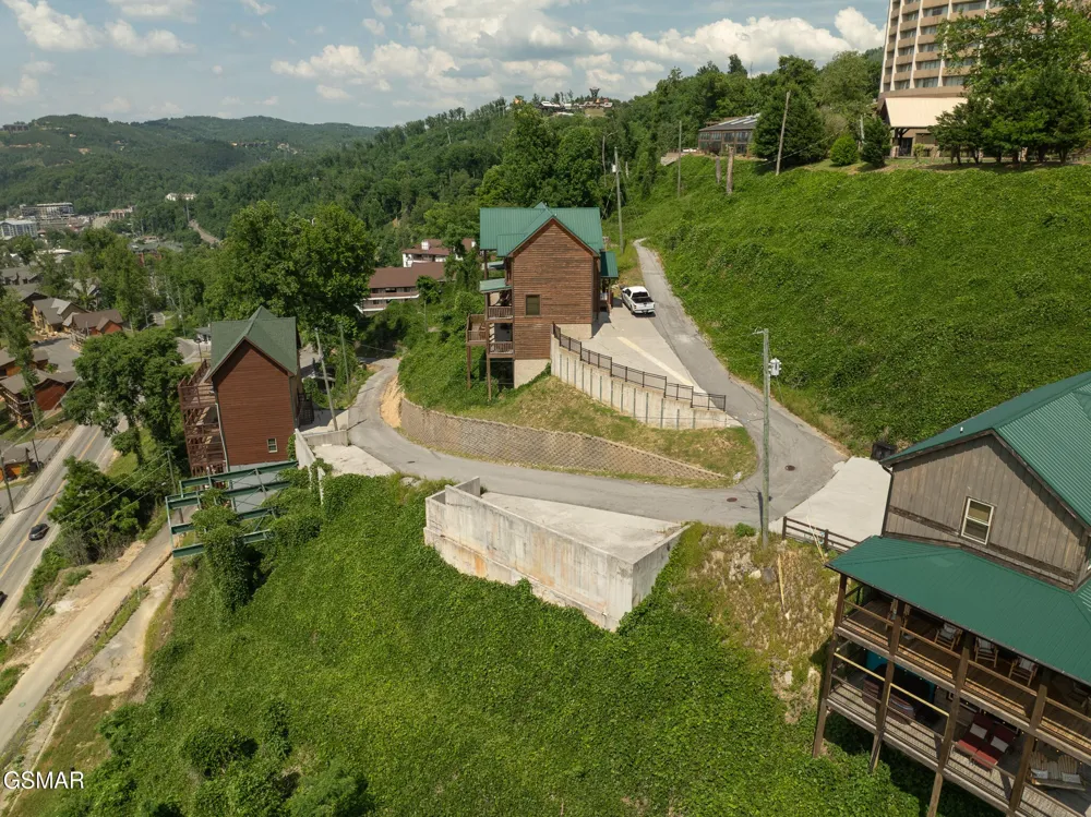 748 Widows Knob Road Gatlinburg, TN 37738
