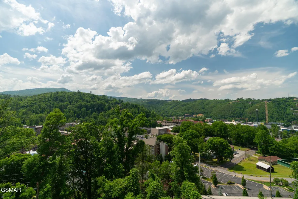 748 Widows Knob Road Gatlinburg, TN 37738