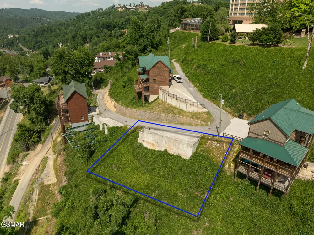 748 Widows Knob Road Gatlinburg, TN 37738