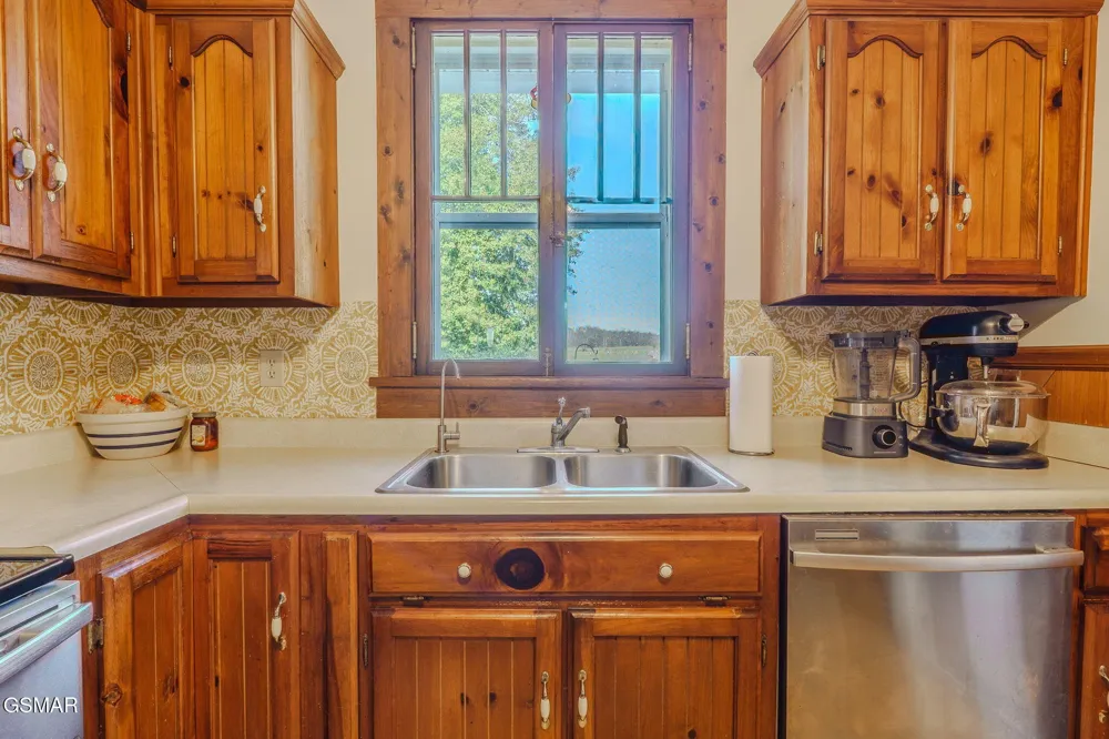 2341 County Road 561 Athens, TN 37303