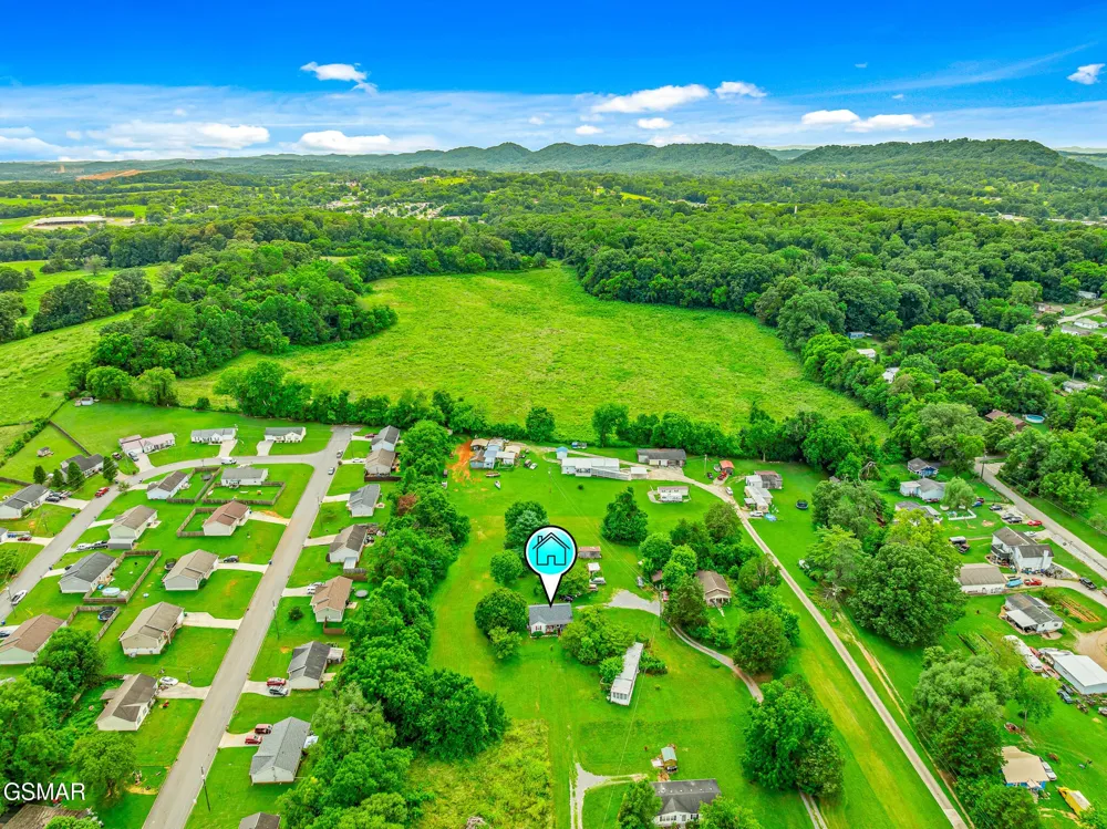 2205 Shipetown Road Mascot, TN 37806