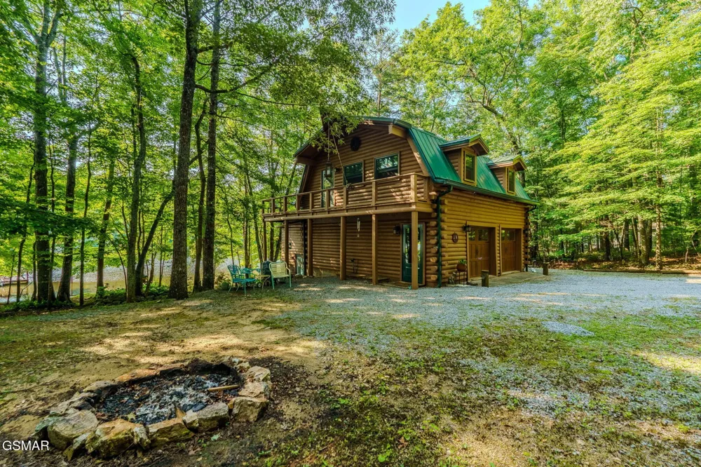 6030 Big Bass Lane Tallassee, TN 37878