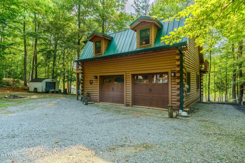 6030 Big Bass Lane Tallassee, TN 37878