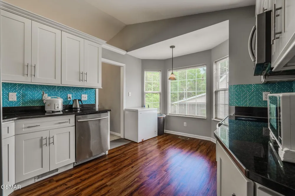 7213 Emerald Heath Road Powell, TN 37849