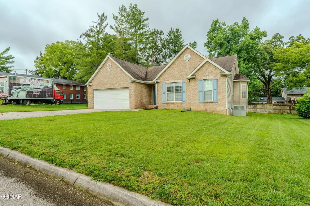7213 Emerald Heath Road Powell, TN 37849
