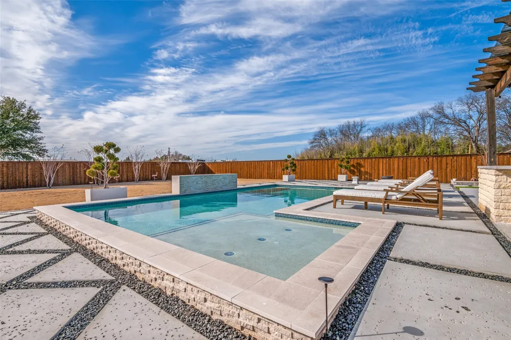 307 Highland Avenue Red Oak, TX 75154