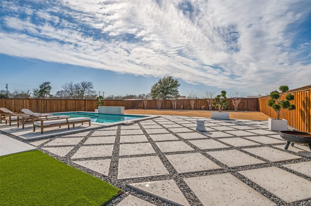 307 Highland Avenue Red Oak, TX 75154