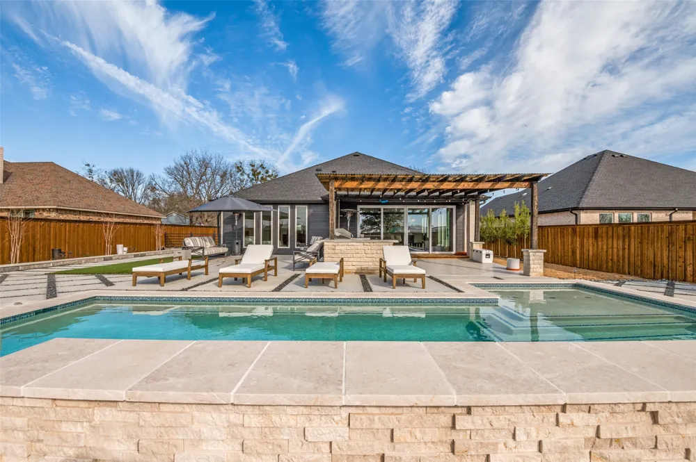 307 Highland Avenue Red Oak, TX 75154