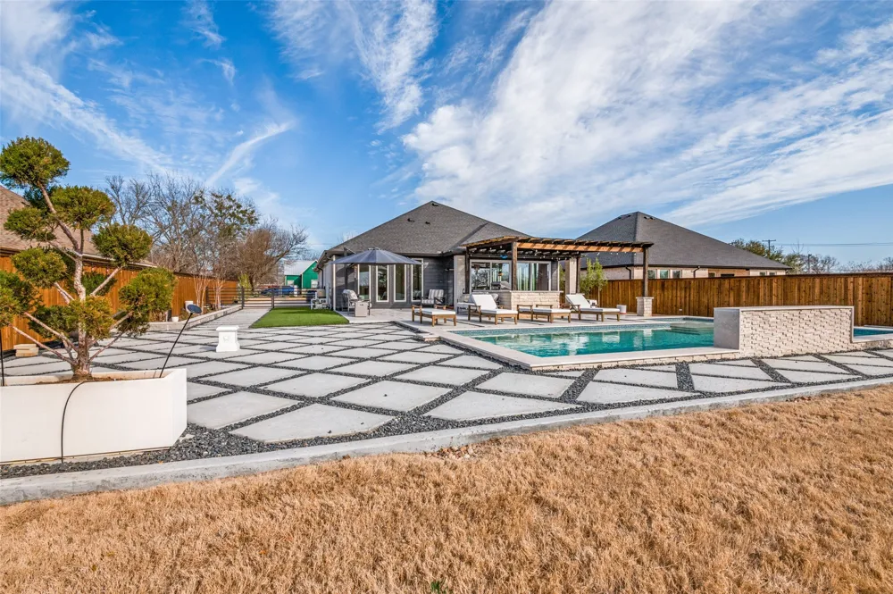 307 Highland Avenue Red Oak, TX 75154