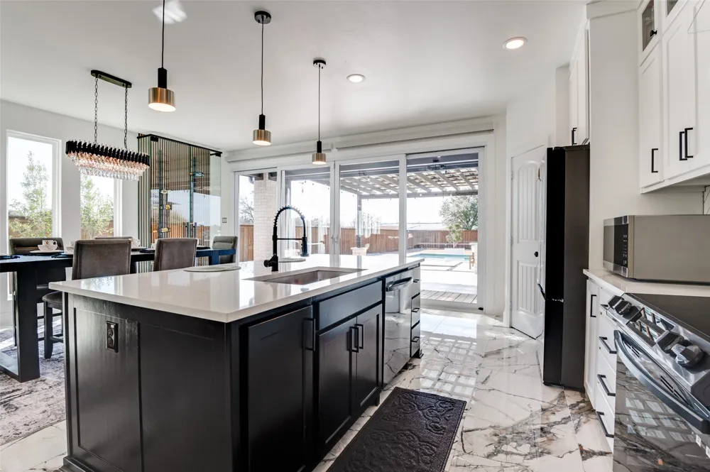 307 Highland Avenue Red Oak, TX 75154