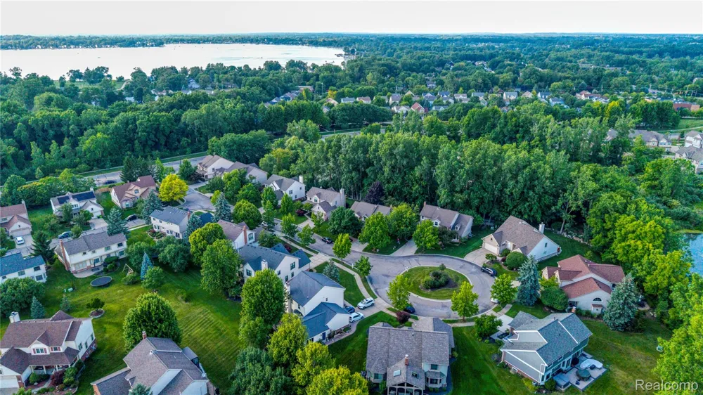 42790 Ledgeview Drive Novi City, MI 48377