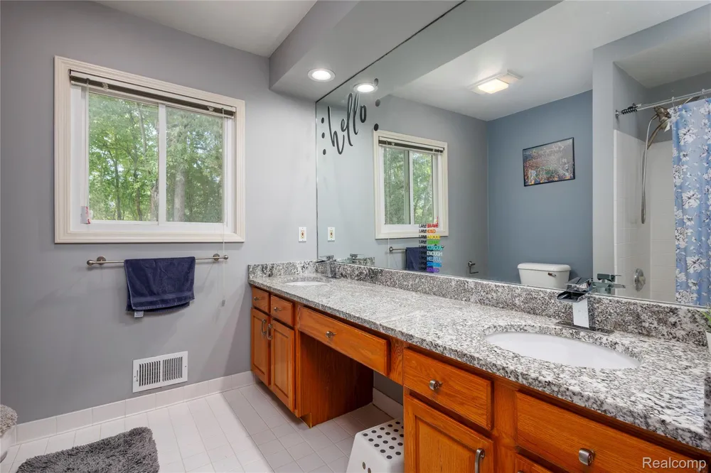 42790 Ledgeview Drive Novi City, MI 48377