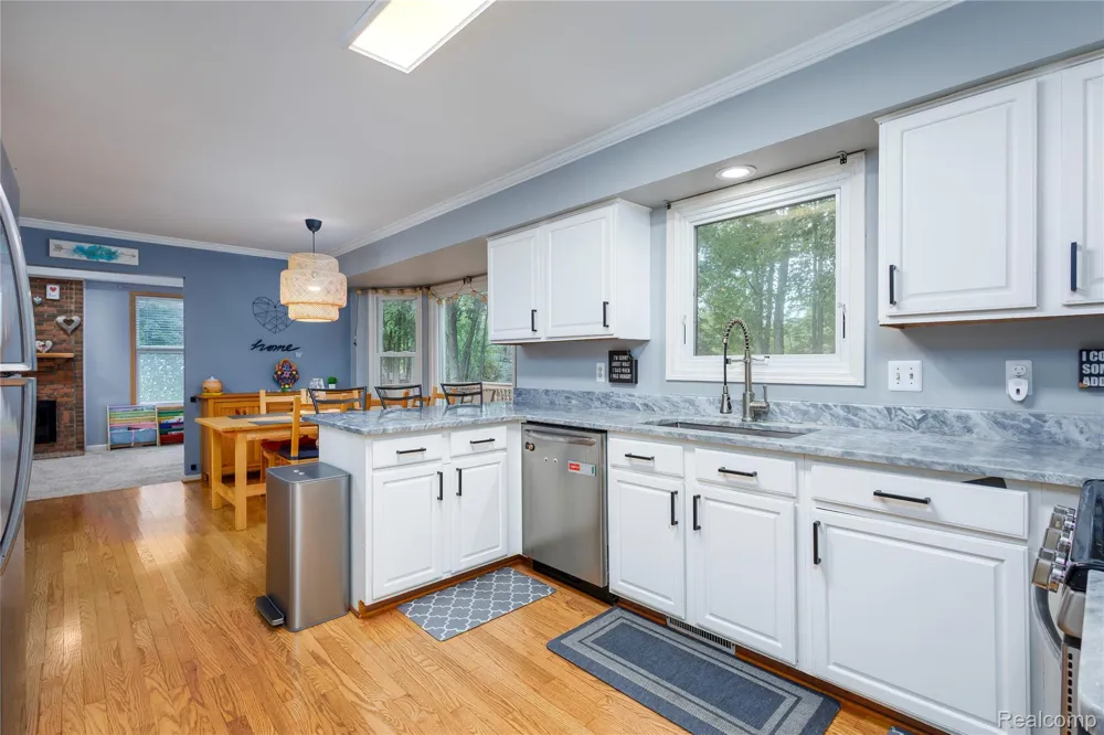 42790 Ledgeview Drive Novi City, MI 48377