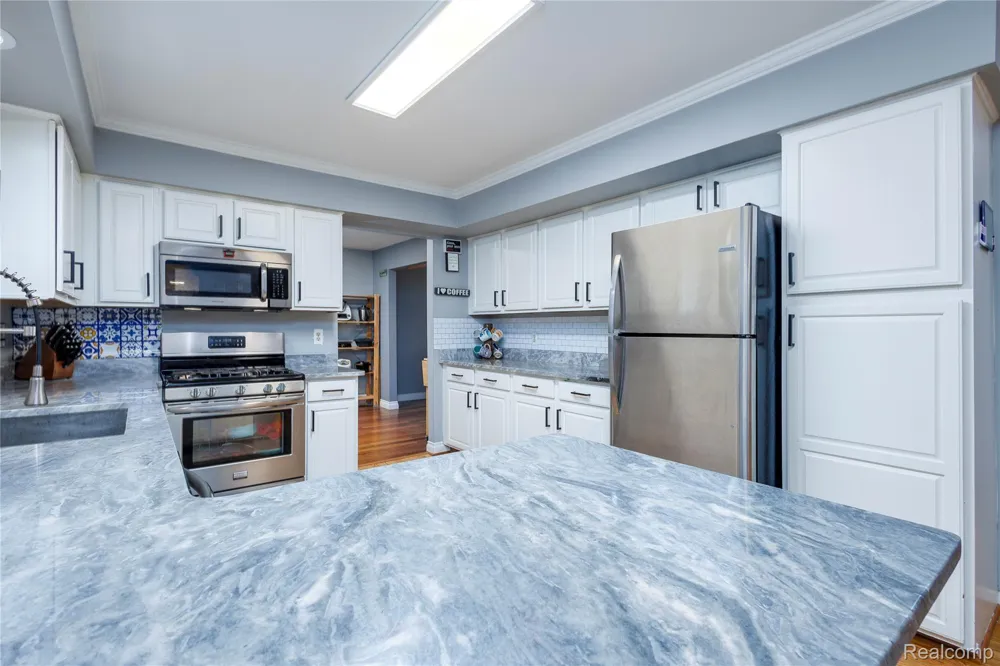 42790 Ledgeview Drive Novi City, MI 48377