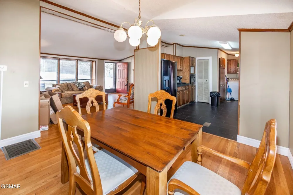 1369 Paradise Lane Dandridge, TN 37725