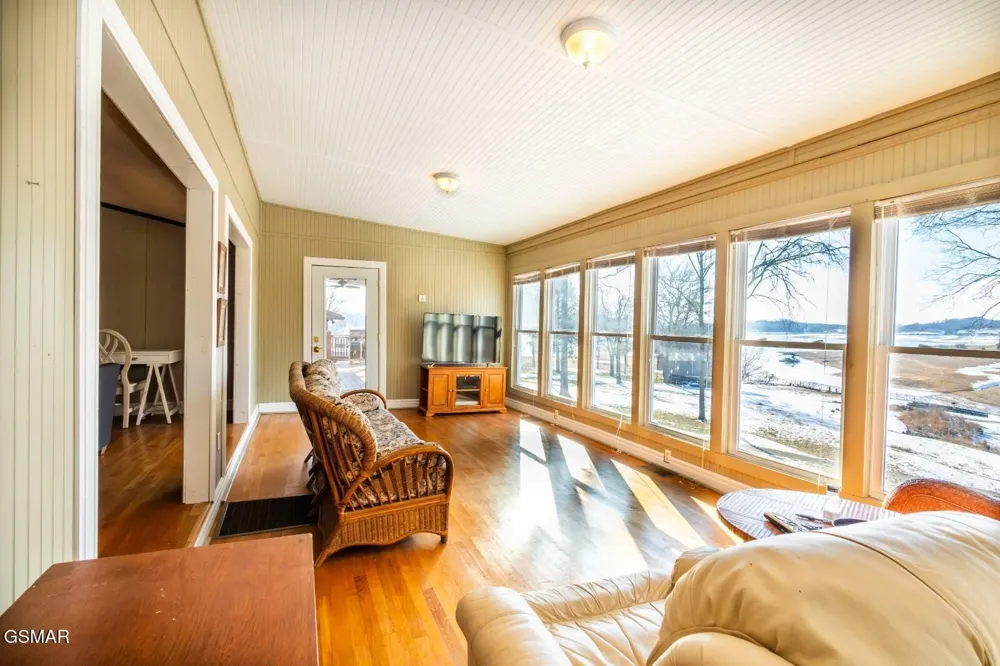 1369 Paradise Lane Dandridge, TN 37725