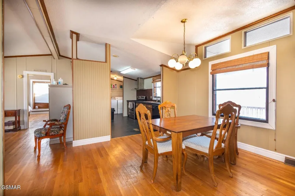1369 Paradise Lane Dandridge, TN 37725